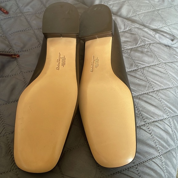 Ferragamo shoes - Picture 2 of 4